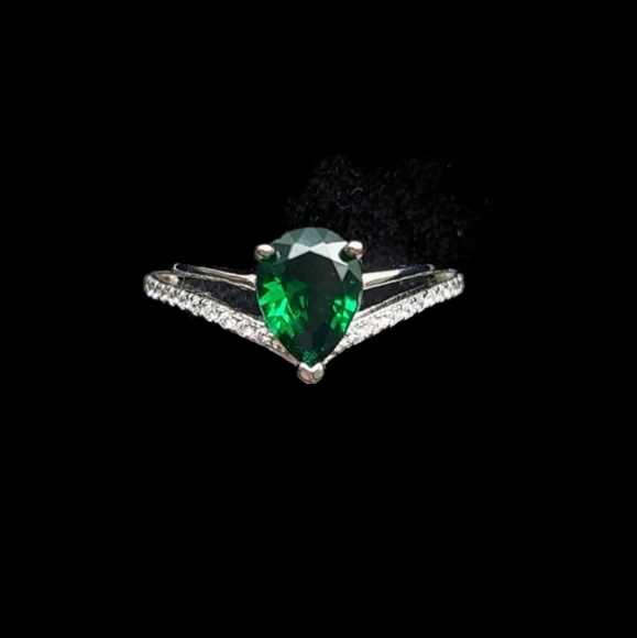 Jewelry - ⭐925 Silver Nano Emerald & CZ Ring